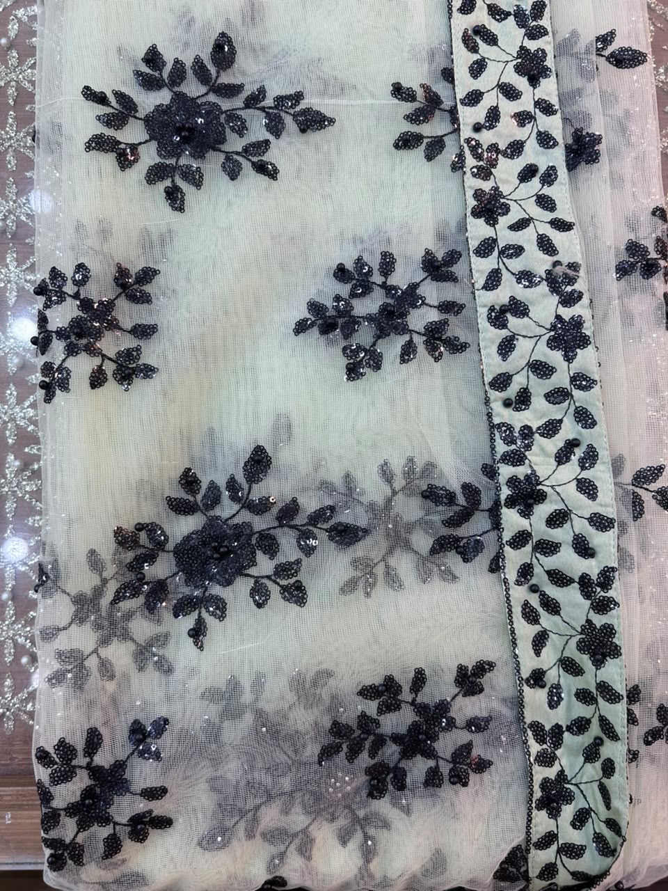 A simple  prity  saree
