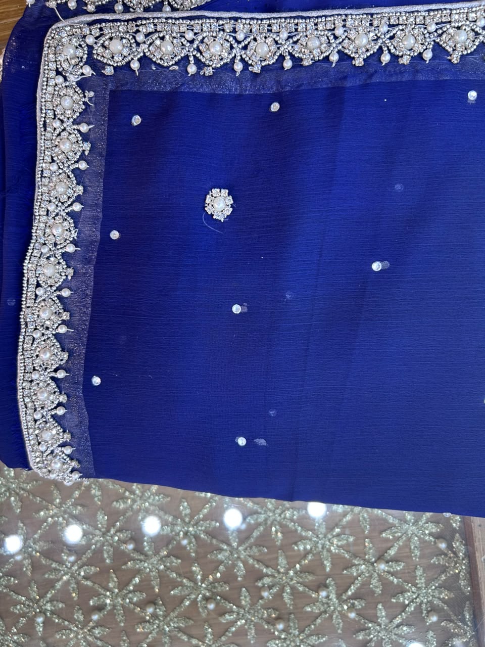 A plan prity saree only bodder